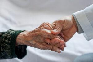 Red flags to acknowledge when choosing a NY nursing home
